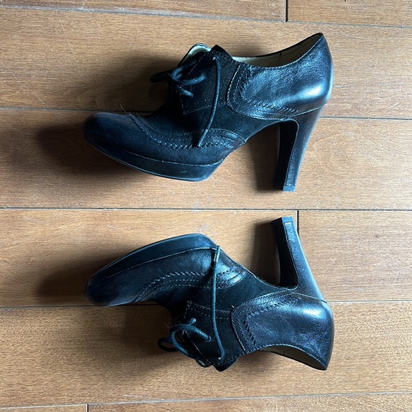 Naturalizer High Heeled Oxfords - Picture 3 of 6